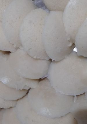 इडली (Idli recipe in hindi) रेसिपी मुख्य फोटो