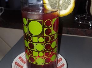 Una foto de Refresco súper proteico. (Frutilla y limón) de gelatina frutal