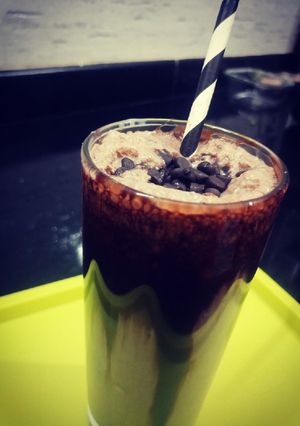 ओरियो मिलक शेक (oreo milkshake recipe in Hindi) रेसिपी मुख्य फोटो