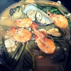 A picture of Seafood Sinigang.