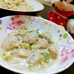 Prawn Balls in White Sauce A picture of Prawn Balls in White Sauce.