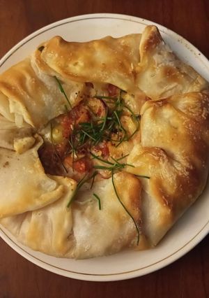 Una foto de Tarta caprese/griega vegana