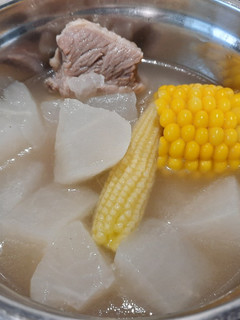 排骨蘿蔔玉米湯&蘿蔔皮做泡菜 的食譜成品照片