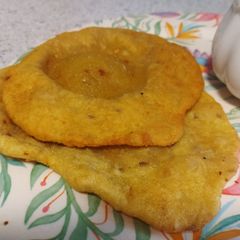 A picture of Aloo wali puri.