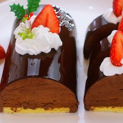 A picture of Glossy! Creamy Chocolate Mousse Cake.