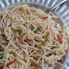 A picture of Veg Hakka Noodles.