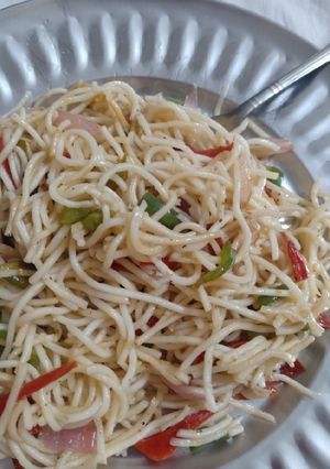 A picture of Veg Hakka Noodles.