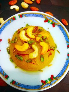 रवा केसरी (Rava kesari recipe in Hindi) रेसिपी मुख्य फोटो