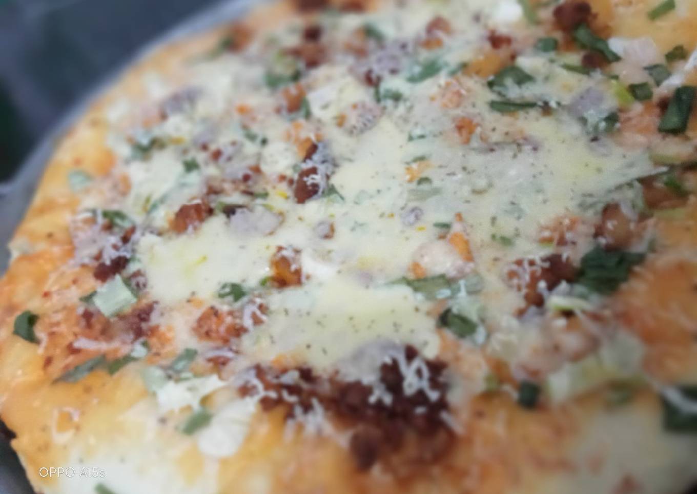 Chicken tikka pizza