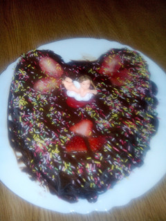 Una foto de Tarta corazón de chocolate y nueces