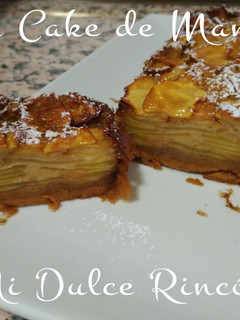 Una foto de Plum cake o pastel de manzanas
