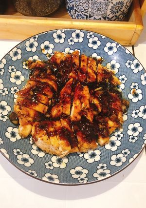 A picture of Chicken Breast with Black Pepper Sauce.