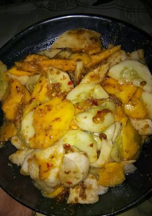 Foto resep Rujak bumbu uleg penuh cinta