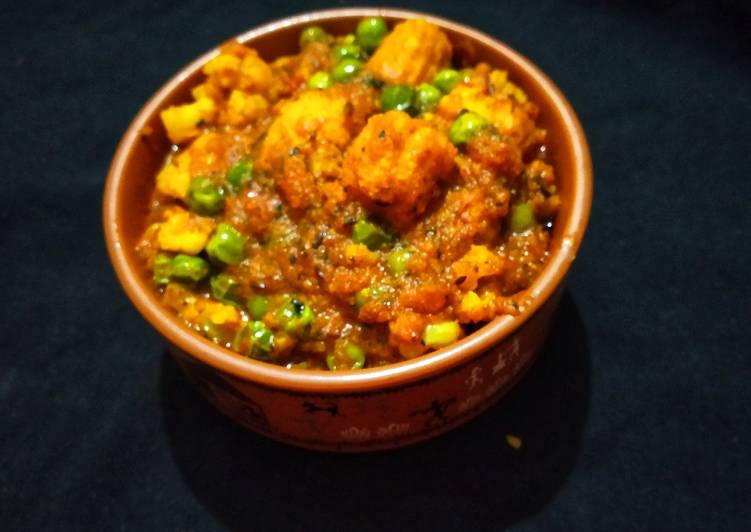 Steps to Make Any-night-of-the-week Gobhi-Babycorn Curry