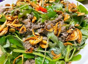 Hình của món Gỏi rau càng cua thịt bò.