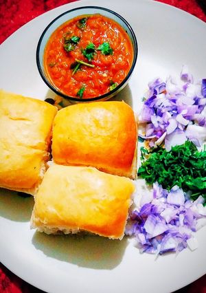 A picture of Pav bhaji.