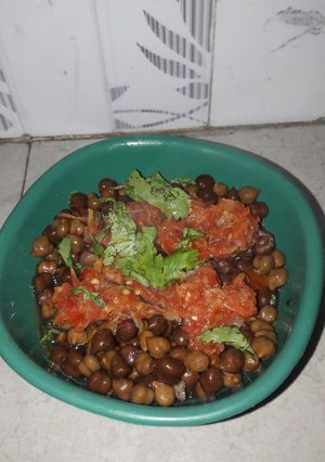 A picture of Chickpeas chat.