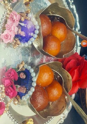 A picture of Gulab Jamun.