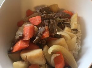 Hình của món Thịt bò kho khoai tây cà rốt.