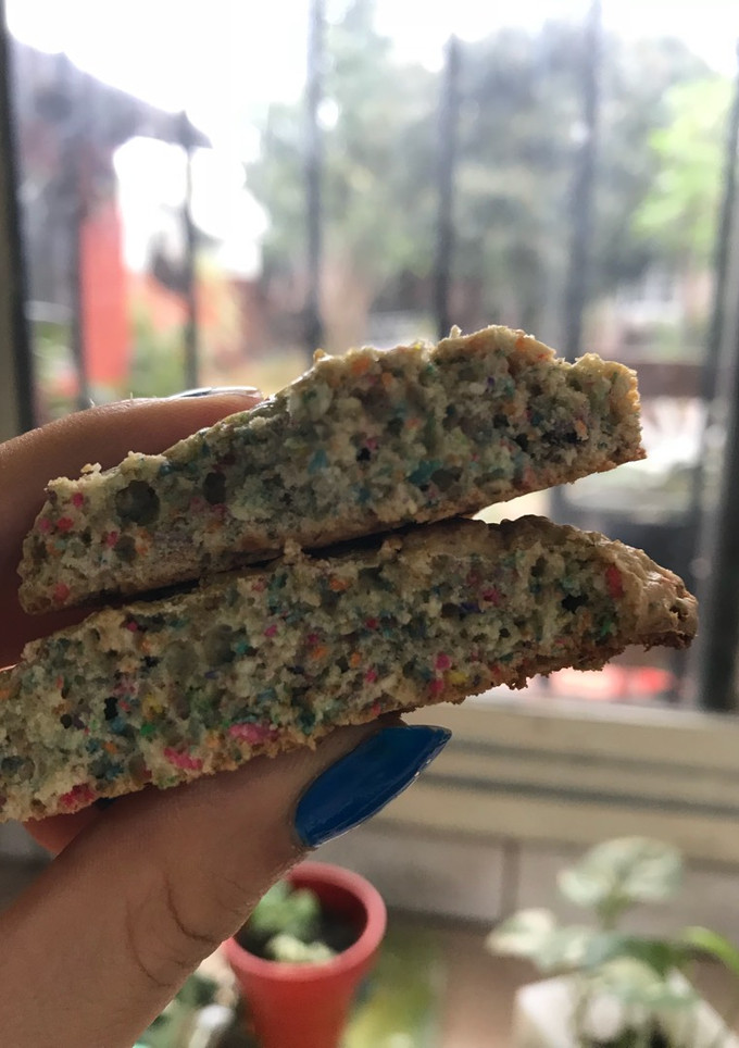Una foto de Galletitas de coco y yemas