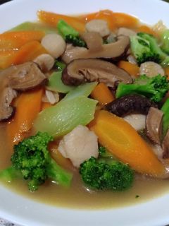 Foto resep Tumis Brokoli Jamur Kesukaan Boboi pakai Scallop