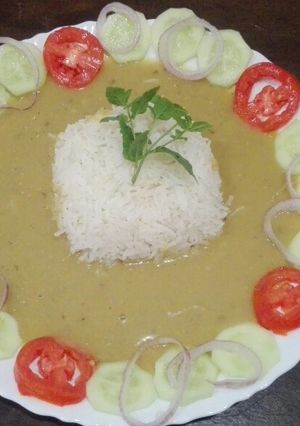 A picture of Masoor ki daal with rice.