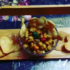 A picture of Kachaloo with papdi.