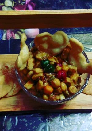 A picture of Kachaloo with papdi.
