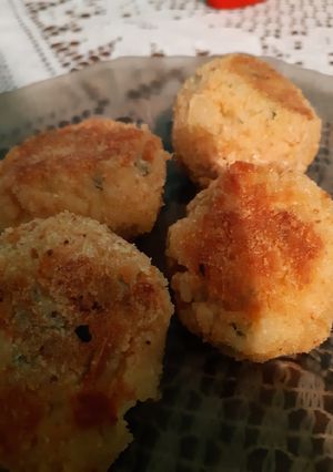 Una foto de Bombas de arroz con mozzarella