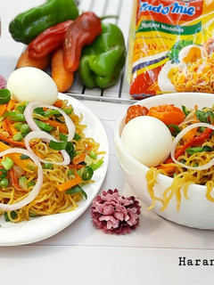 A picture of Stir fry veg noodles.