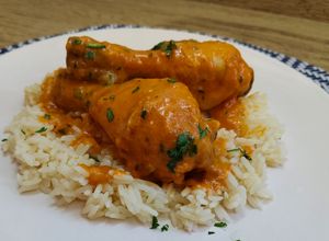 Foto principal de Pollo en salsa al estilo húngaro