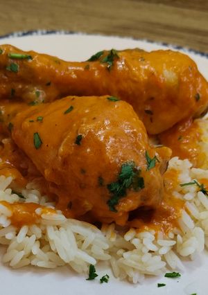 Una foto de Pollo en salsa al estilo húngaro