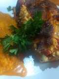 Matambre de cerdo sazonado gratinado y puré crema de zanahorias