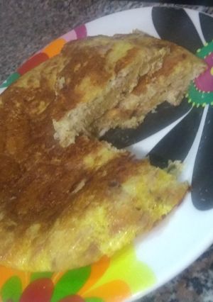 Una foto de Tortilla de atún y galletas