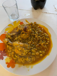 Una foto de Pollo a la marroquí