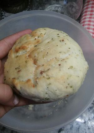 Una foto de Pan de ajo y orégano.😋💖