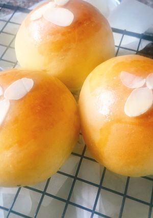 Hình của món Avocado bun (bánh mì quả bơ).