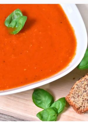 Zdjęcie przepisu Śródziemnomorska zupa pomidorowa 191 kcal.