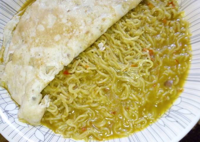 Indomie with fried eggs