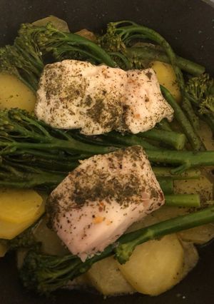 Foto principal de Merluza con Brocolini y Patatas