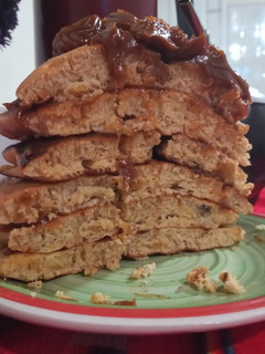 Una foto de Pankakes de banana y dulce de leche 🥞
