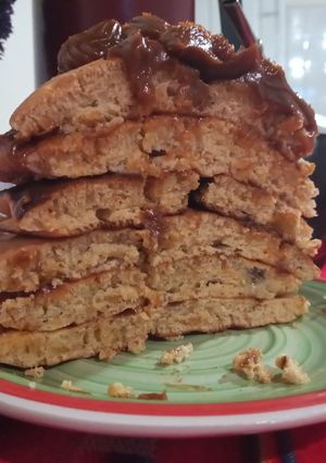 Una foto de Pankakes de banana y dulce de leche 🥞