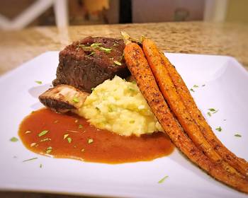 Fast Cooking Methods Braised short rib with horseradish whipped potatoes and roasted carrots Home Style