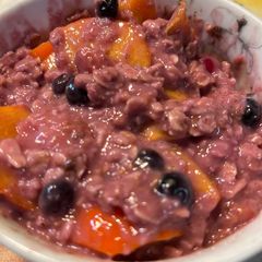 A picture of Berry Oatmeal Detox.