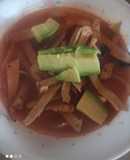 Sopa de tortilla en la freidora de aire