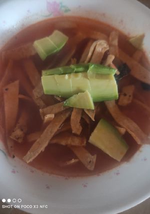 Una foto de Sopa de tortilla en la freidora de aire