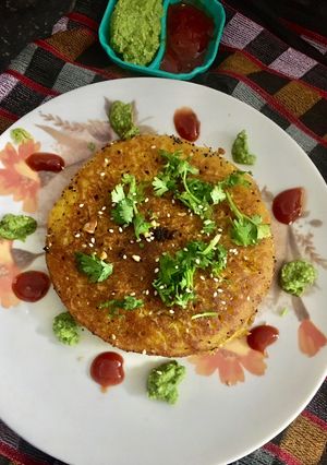 હાંડવો (Handvo Recipe in Gujarati) રેસીપી મુખ્ય ફોટો