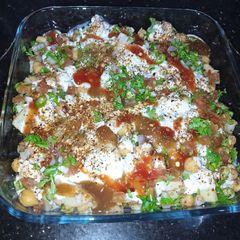 A picture of Memoni Chaat (Mix Plate).