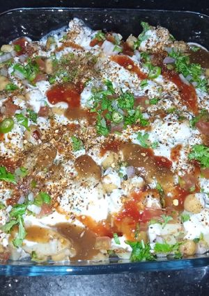A picture of Memoni Chaat (Mix Plate).