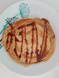 Una foto de Pancakes de harina integral y avena